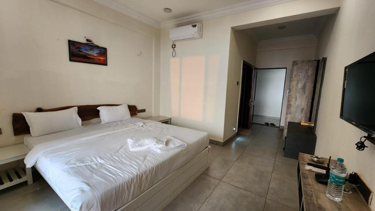 Coastal Bay Beach Resort Harnai Exterior photo