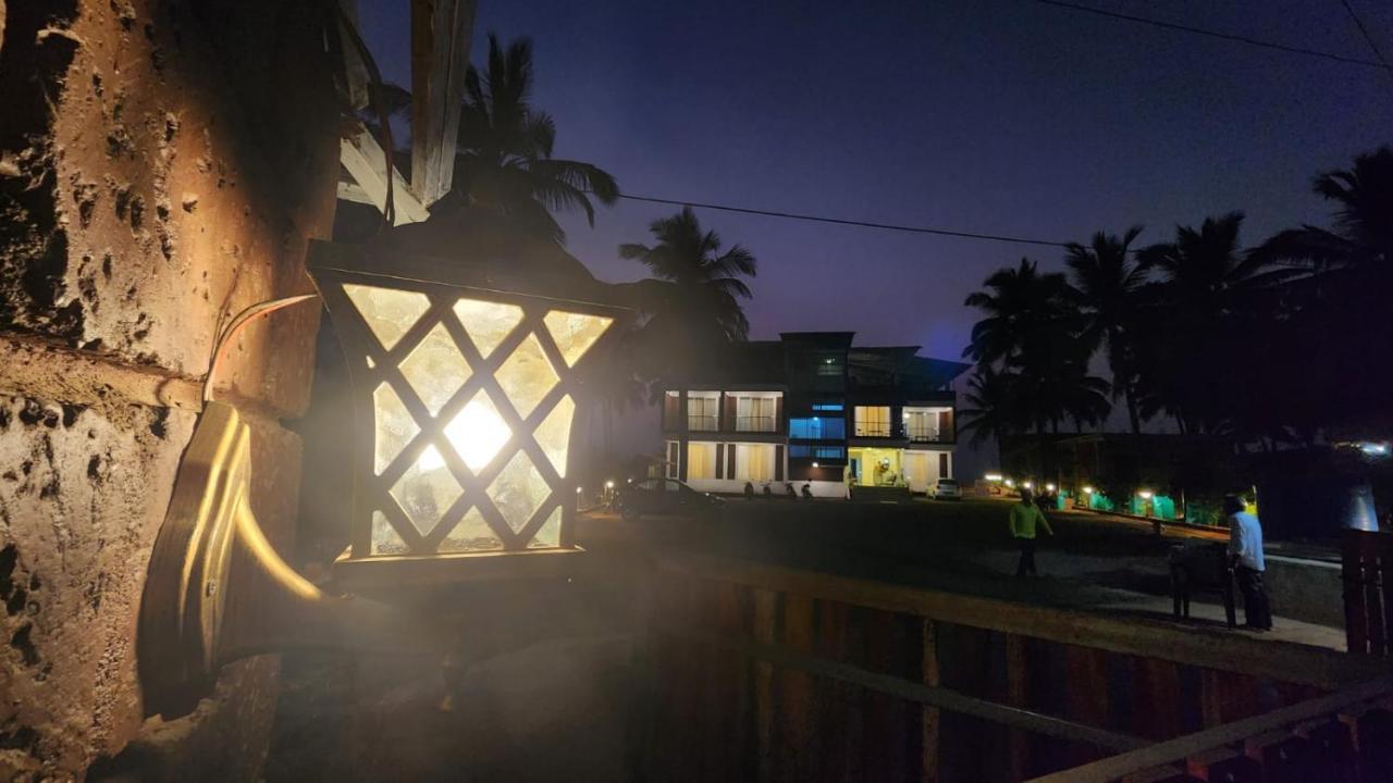 Coastal Bay Beach Resort Harnai Exterior photo