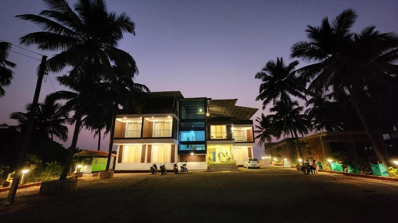 Coastal Bay Beach Resort Harnai Exterior photo