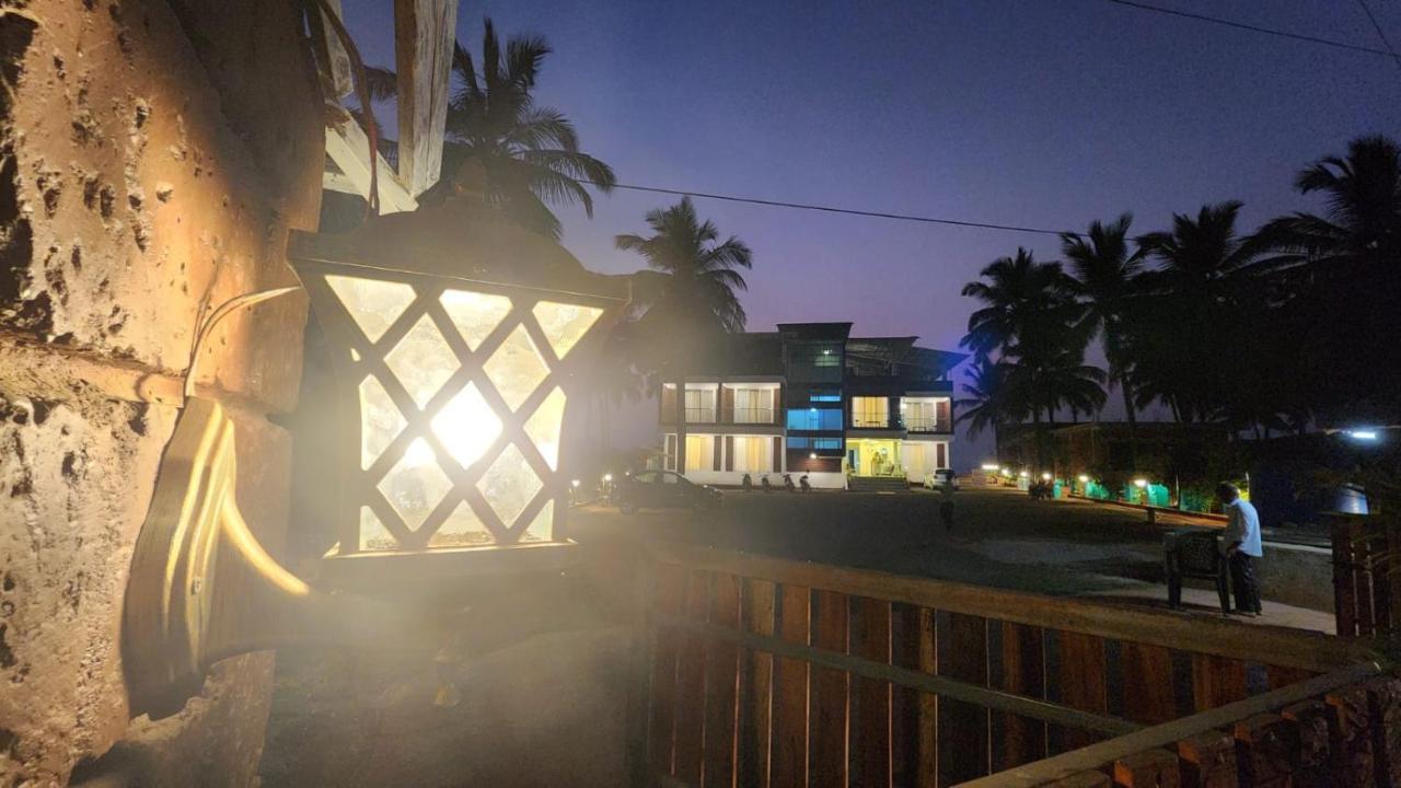 Coastal Bay Beach Resort Harnai Exterior photo
