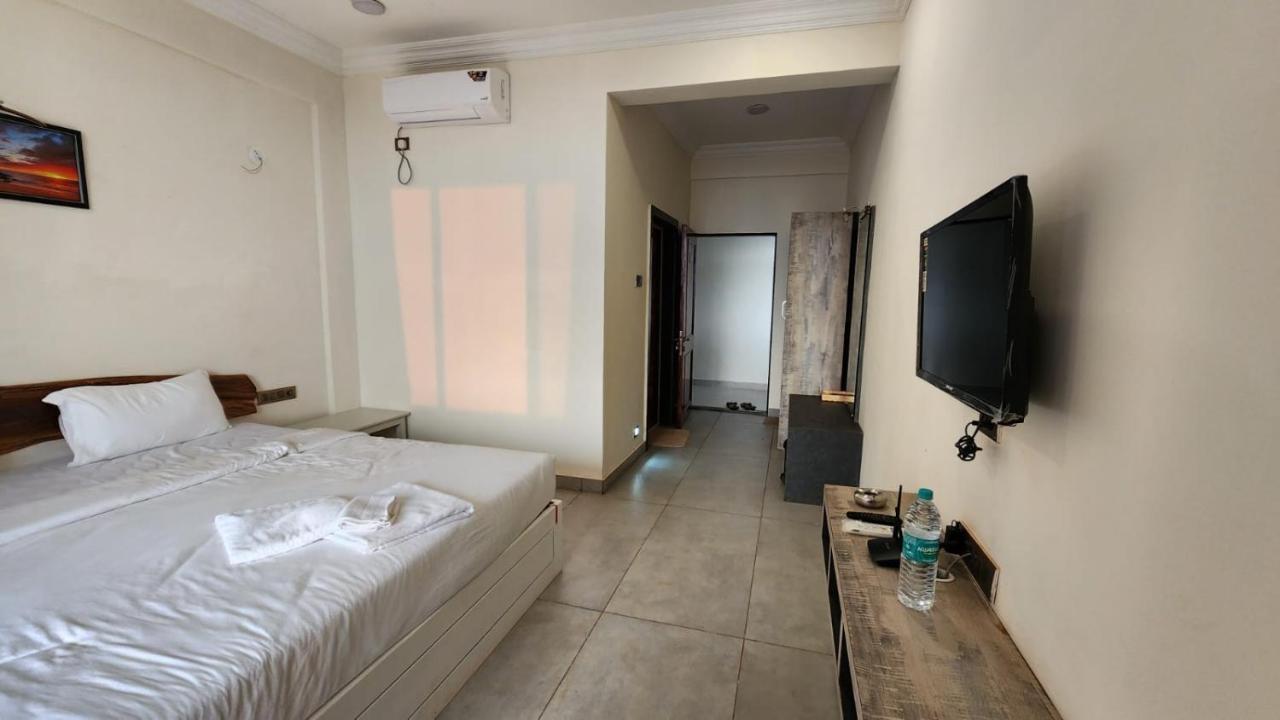 Coastal Bay Beach Resort Harnai Exterior photo